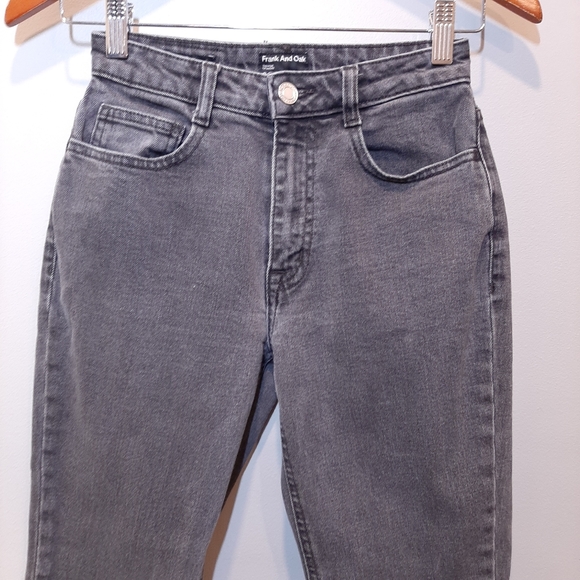 FRANK & OAK Stevie Tapered Fit Sustainable Denim Mom Jeans High Waist Ankle - Picture 5 of 13